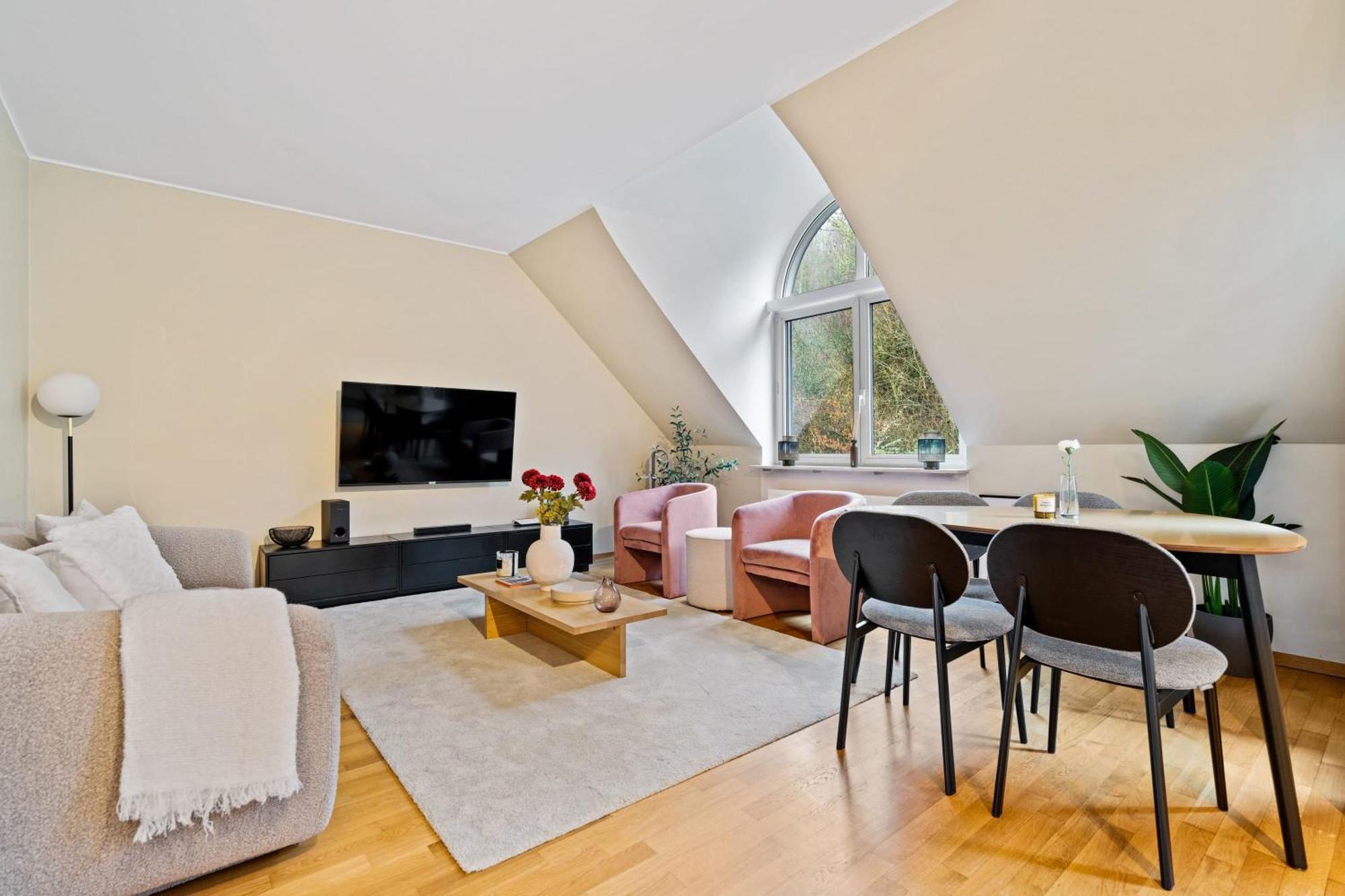 Chic 2Br Stay In Luxembourg With Free Parking Exteriör bild